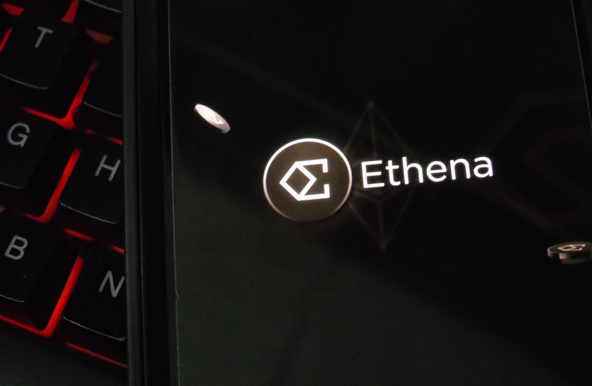 Pourquoi le prix du stablecoin Ethena a-t-il baissé uniquement sur Binance ?