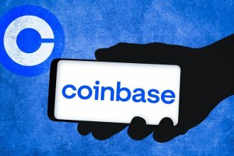 Institutional Retreat? Coinbase’s Warning Reshapes Bitcoin’s Outlook