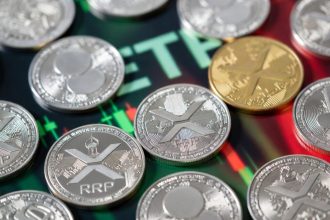 XRP cumule 11 jours positifs à Wall Street, mais son prix est au sol