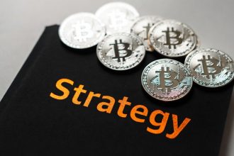 Stratégie, entre optimisme, méfiance et risque pour le bitcoin