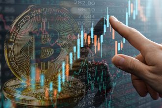 Quel prix clé le Bitcoin devrait-il atteindre pour confirmer la tendance haussière ?