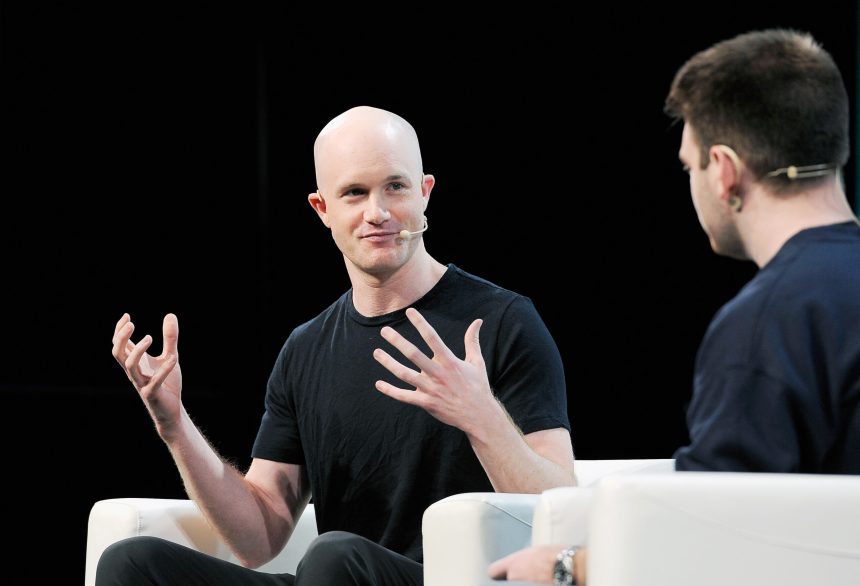 Armstrong défend la force de Coinbase dans un contexte de baisse historique des actions